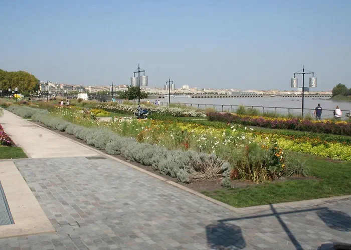 Ausone Beautiful Loft In Historical Center + Terrace And Parking * Μπορντό