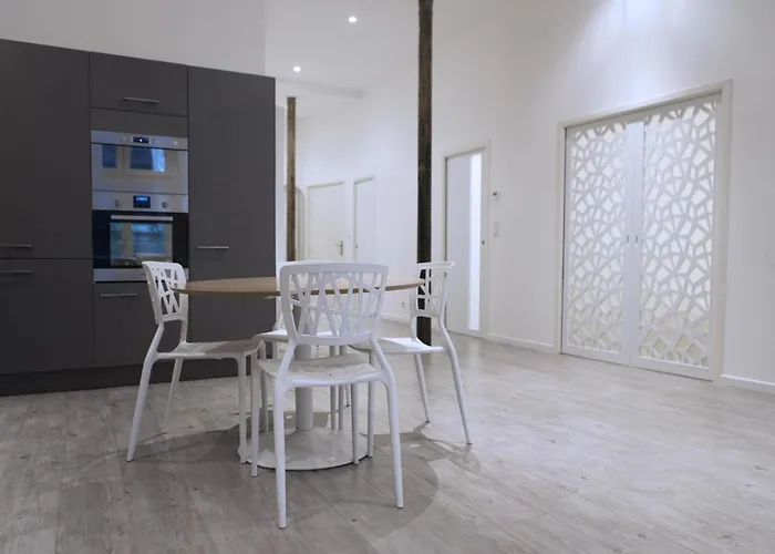 Ausone Beautiful Loft In Historical Center + Terrace And Parking Διαμέρισμα *